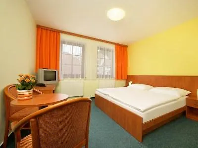 Hotel Zavis Z Falkenstejna 4*