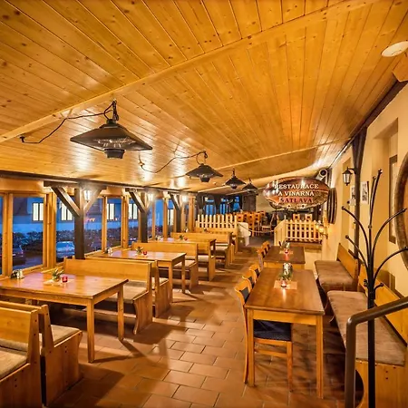 Hotel Zavis Z Falkenstejna