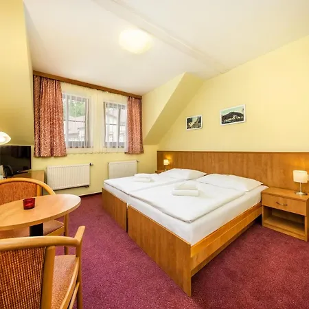 Zavis Z Falkenstejna 4* Hluboka nad Vltavou