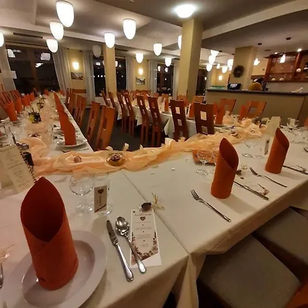 Hotel Zavis Z Falkenstejna Hluboká nad Vltavou