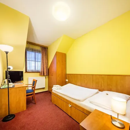 Zavis Z Falkenstejna Szálloda 4*