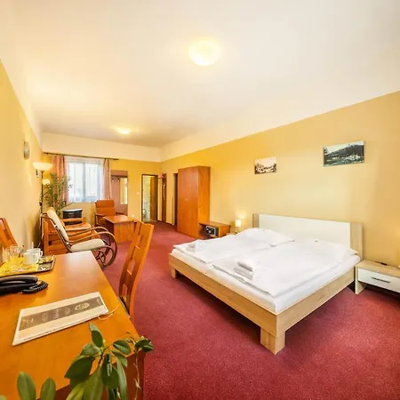 Zavis Z Falkenstejna Hotel 4*