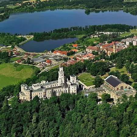 Zavis Z Falkenstejna Szálloda Hluboká nad Vltavou
