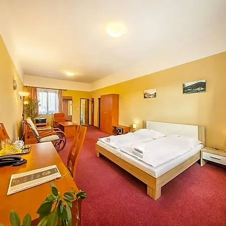 Hotel Zavis Z Falkenstejna 4*