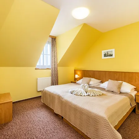 Zavis Z Falkenstejna Szálloda 4*