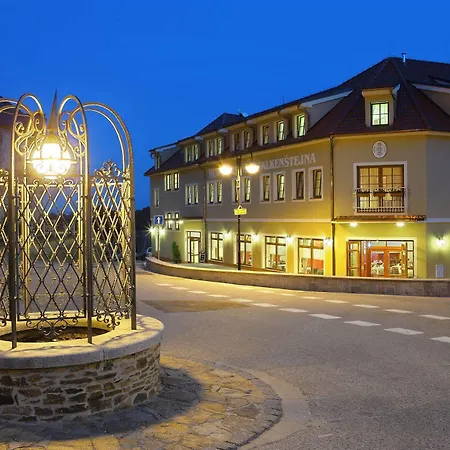 Hotel Zavis Z Falkenstejna