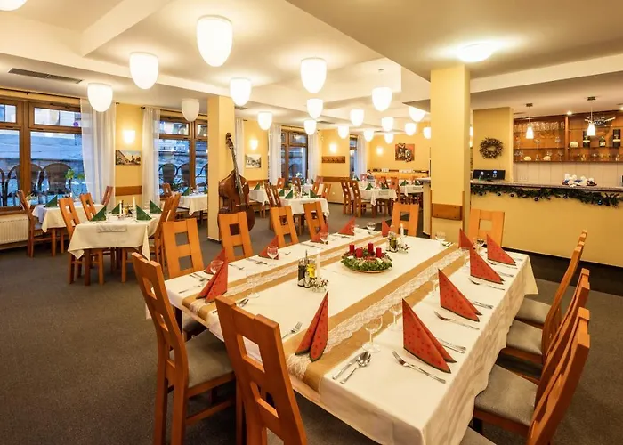 Hotel Zavis Z Falkenstejna Hluboká nad Vltavou