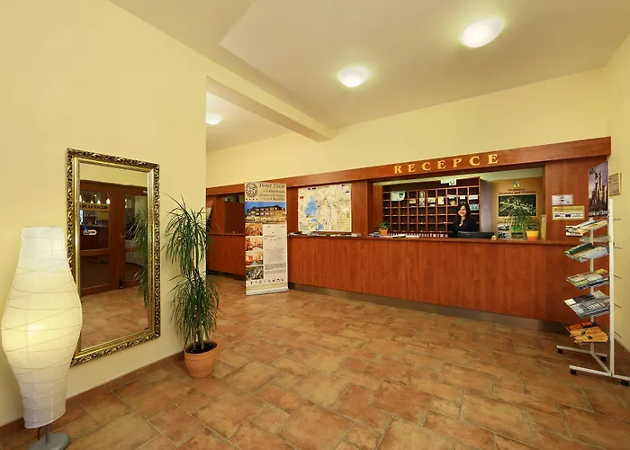 Hotel Zavis Z Falkenstejna Hluboká nad Vltavou